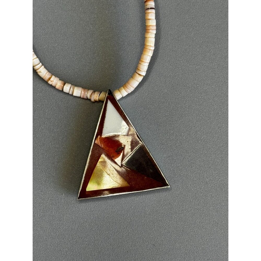 Vintage Shell Heishi Necklace Triangle Inlay Pendant 17 Inch Natural Materials - Picture 3 of 8